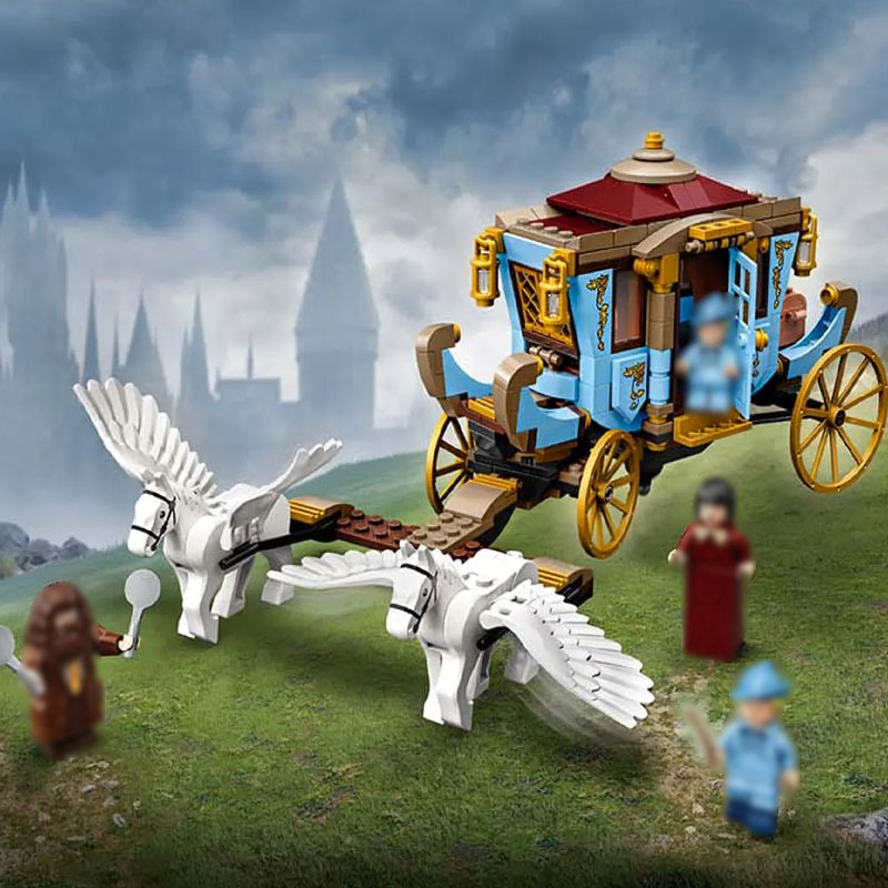 Beauxbatons' Carriage: Arrival at Hogwarts Harry Potter Movie &amp; Games 75958