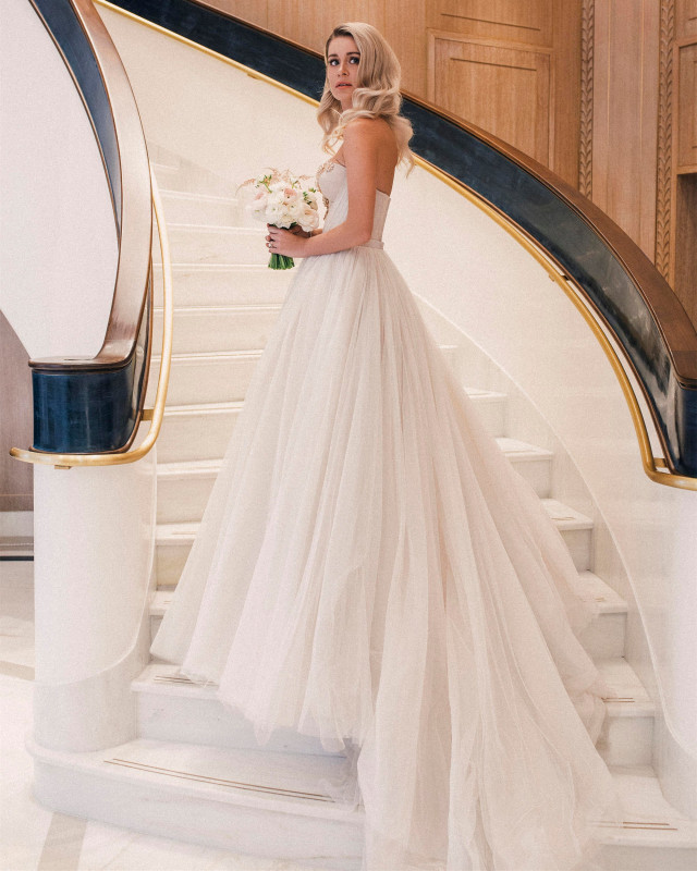 Sweetheart Beaded Sleeveless Ivory Tulle Bridal Gown Wedding Dress