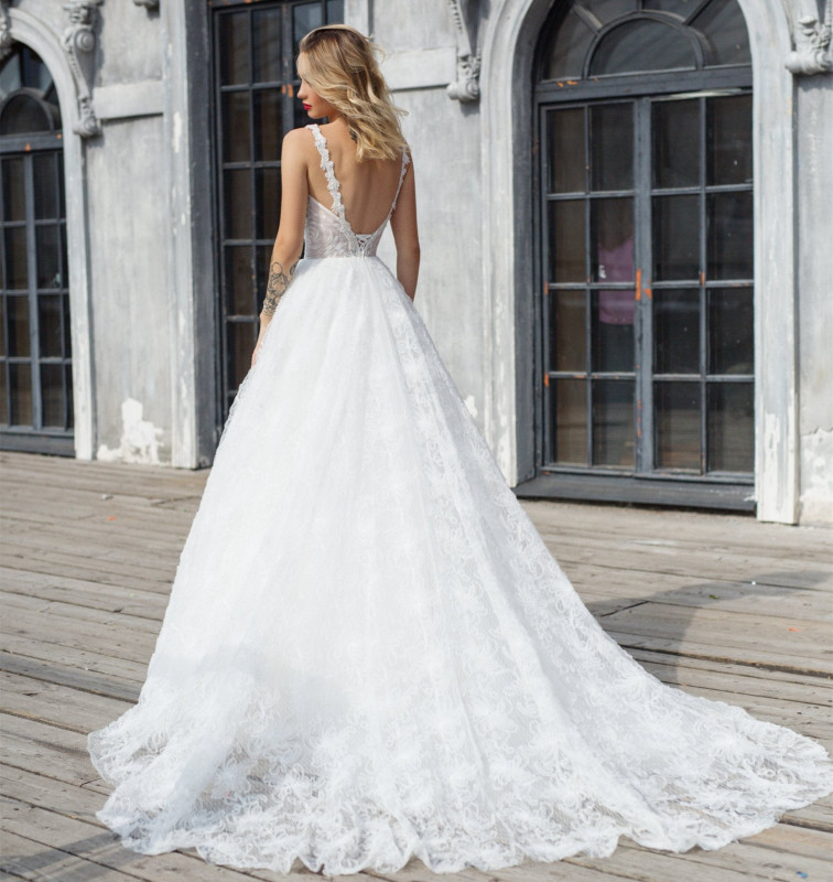 Ivory Lace Tulle Long Train Bridal Gown Wedding Dress