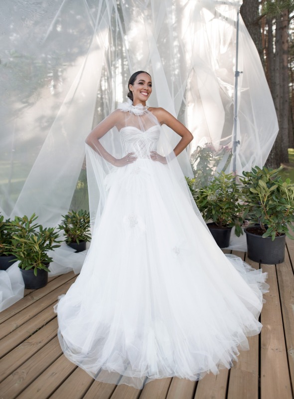 Ivory Tulle Long Train Wedding Dress Bridal Gown