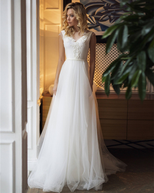 Ivory Lace Tulle Short Train Wedding Dress Bridal Gown