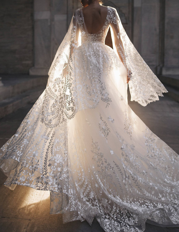 Ivory Lace Long Train Wedding Gown