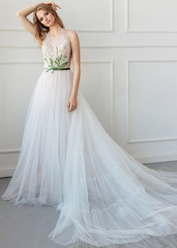 Vintage Ivory Tulle Long Train Wedding Dress