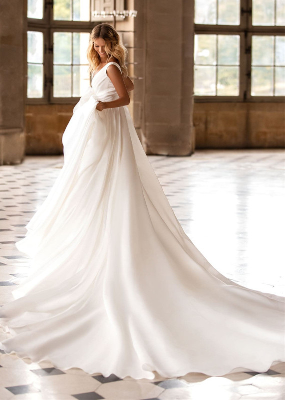 Ivory Silk Satin Sexy Wedding Gown