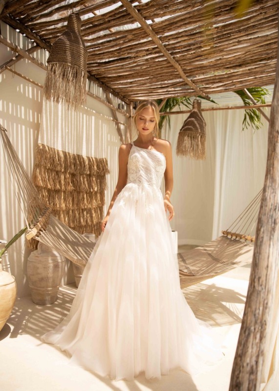 One Shoulder Ivory Lace Tulle Fairytale Wedding Dress