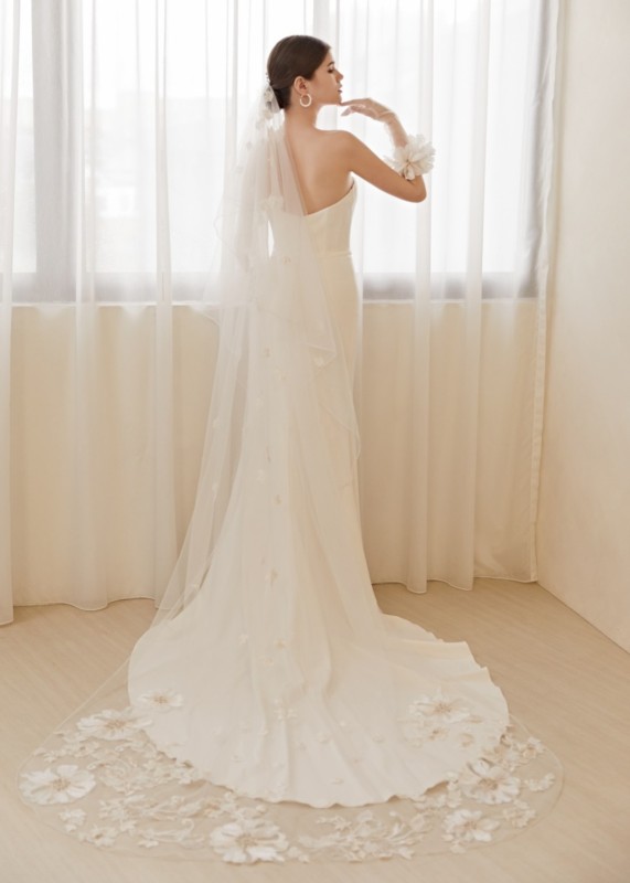 Strapless Sweetheart Ivory Satin Chic Wedding Dress