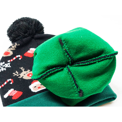 Unisex LED Christmas Beanies Lovely Style Light up Xmas Knitted Beanie