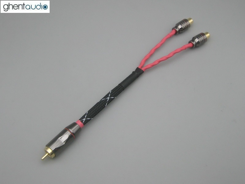 A19 --- Canare L-4E6S RCA (Male to 2 x Female) Y-Cable