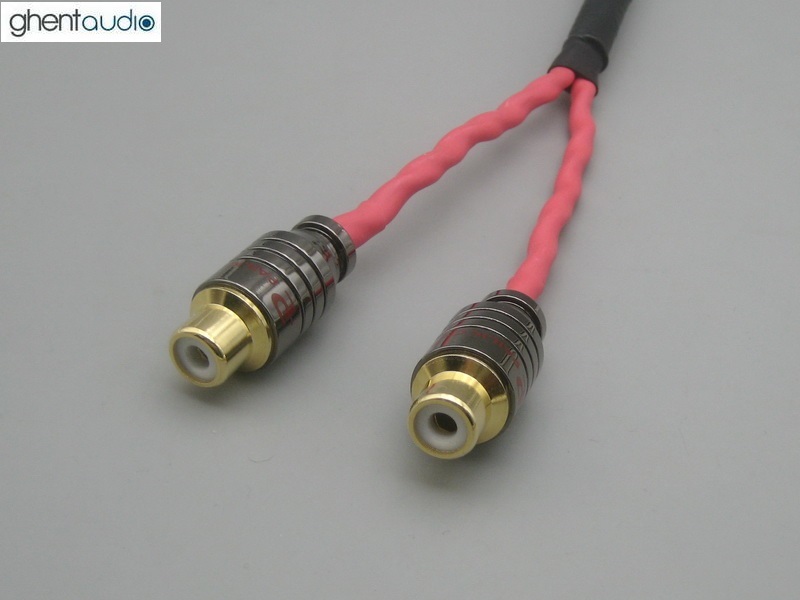 A19 --- Canare L-4E6S RCA (Male to 2 x Female) Y-Cable