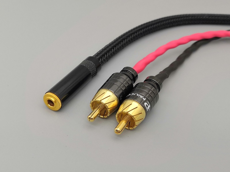 B06 --- Female 3.5mm TRS to Dual RCA Canare L-4E6S Y-cable