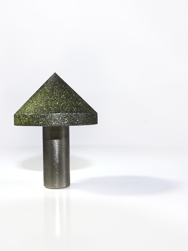 Electroplated diamond grinding wheel for grinding silicon carbide and boron carbide