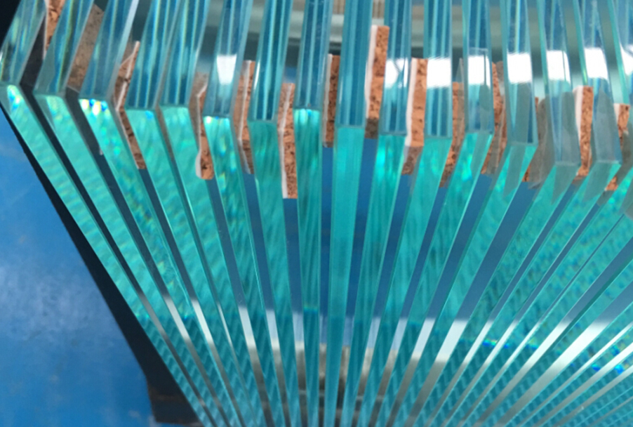 Do you know what are the characteristics of laminated glass?