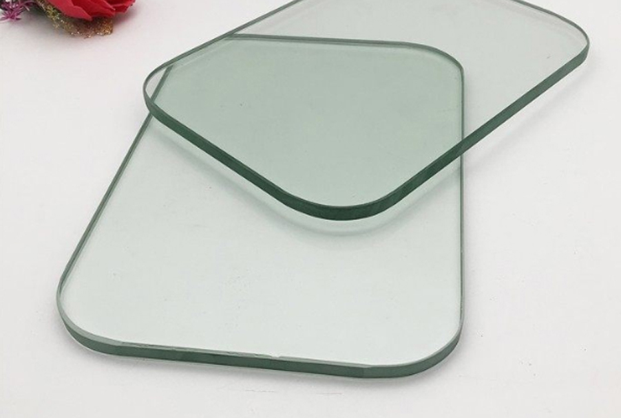 The advancements and applications of heat-resistant glass