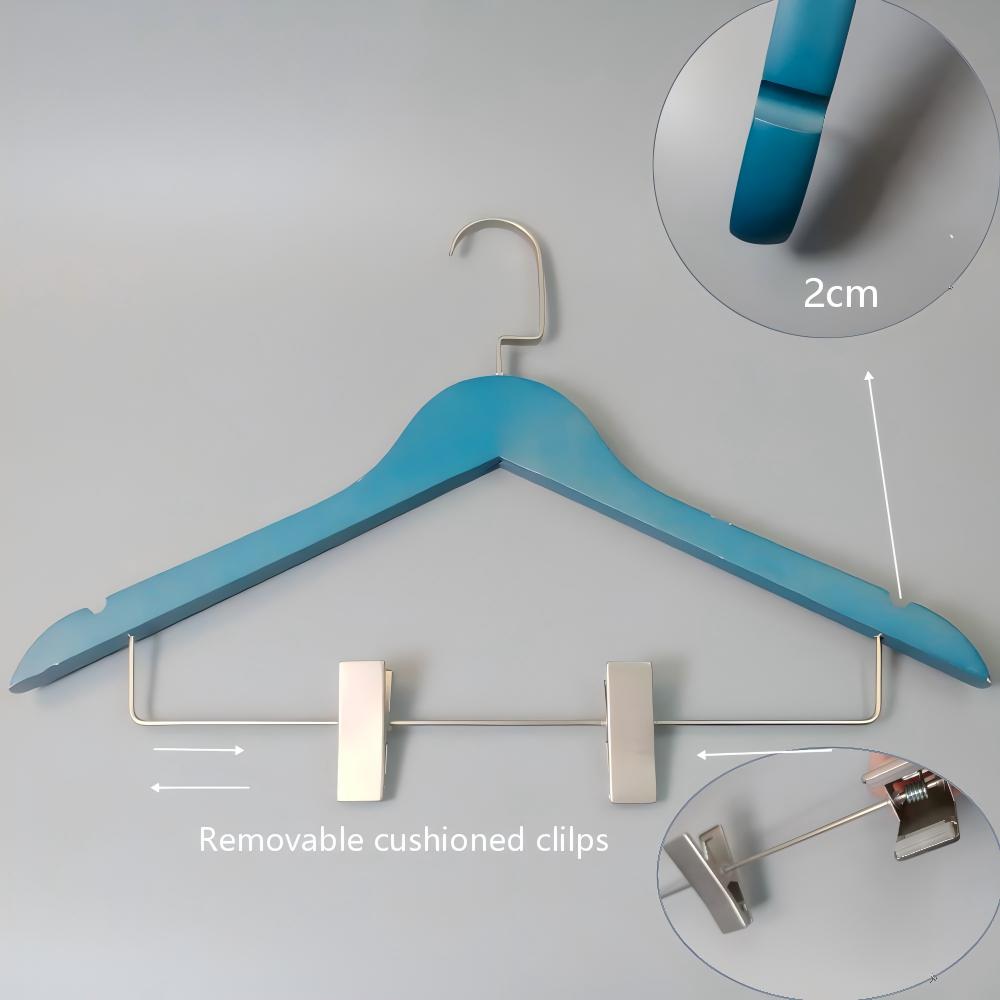 clothes hangers with clips