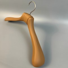 Color luxury leather wooden hanger custom hangers