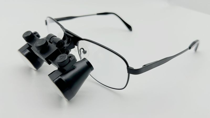 Flip Up dental loupes surgical Loupes 2.5x 3.0x 3.5x with Titanium Frames