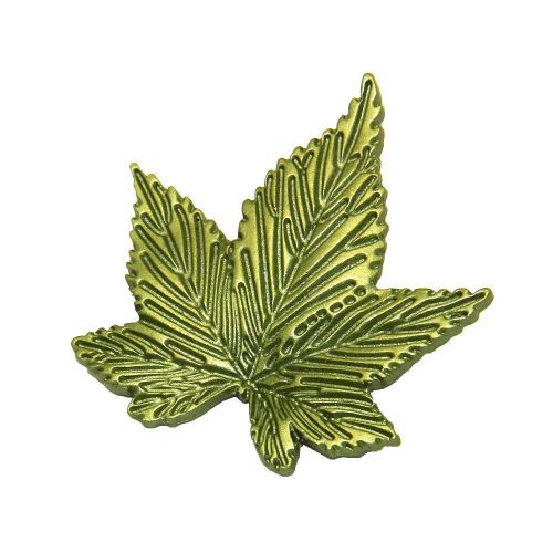 Maple Leaf Metal Brooch Retro French Fashion Charm Simple Suit Brooch Plant Leaf Corsage Anti-Spread