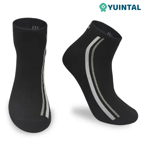 Custom no-grip leisure center socks for indoor playgrounds by Yuintal manufacturer