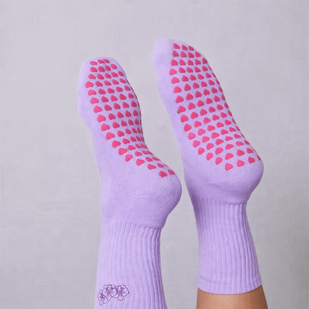 private label fitness socks with heart grip pattern sole, soft purple fitness grip socks private label for studio training and gym use