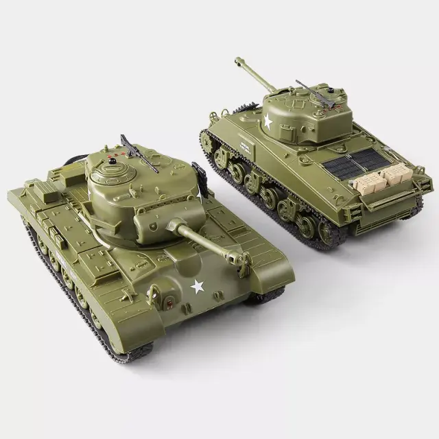 1:30 Sherman &amp; Pershing RC Tank Combo