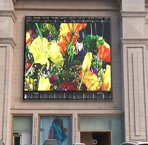 Experience the Future of Outdoor Advertising with Bigwallscreen LED Displays