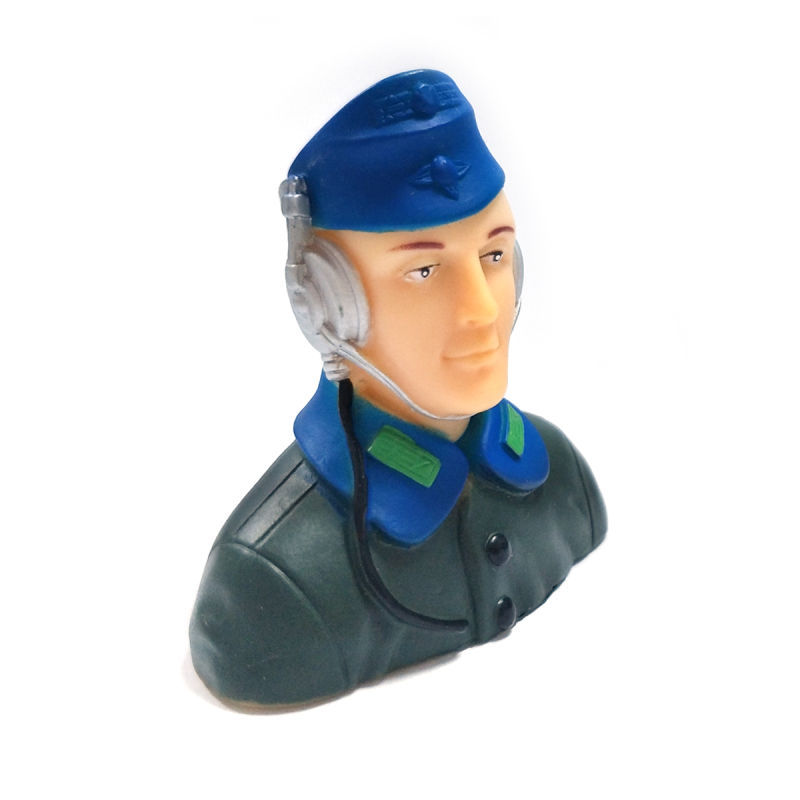 1/7 Scale Pilots Figures with Headset L57*W29*H57mm