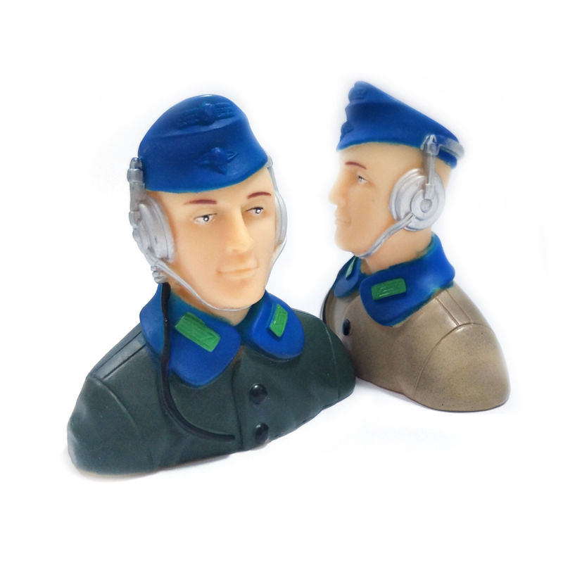 1/7 Scale Pilots Figures with Headset L57*W29*H57mm