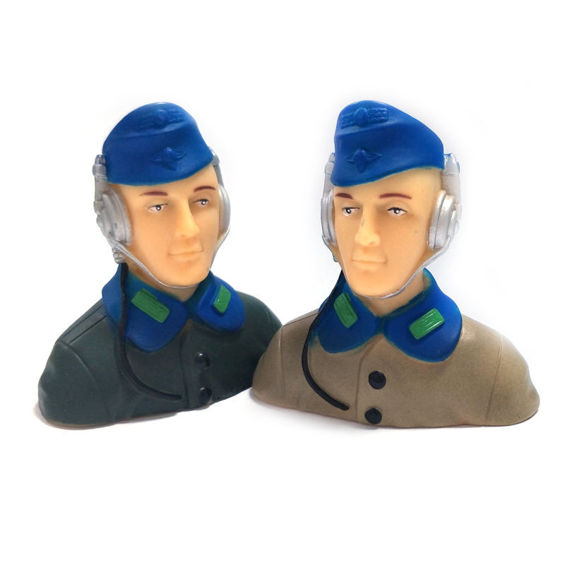 1/7 Scale Pilots Figures with Headset L57*W29*H57mm