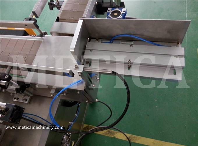 Automatic Four Sides Labeling Machine Customized For Square Bottle