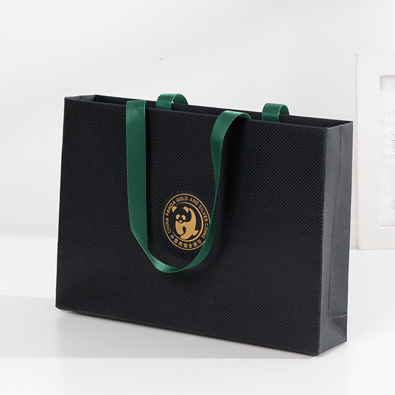Custom Hot Stamping Logo Spot UV Luxury Black Card Paper Bag With Grosgrain Handle