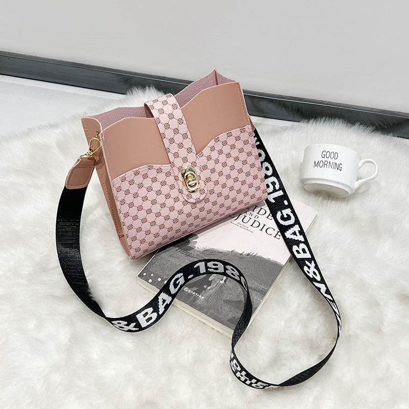 Mobile phone bag women's crossbody mini bag New Korean style spring and summer all-match vertical niche shoulder small square bag