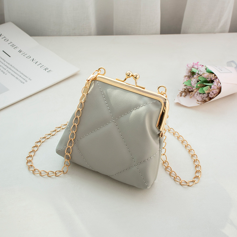Embroidered messenger bag simple chain bag mini bag foreign trade cheap cell phone bag ladies small package