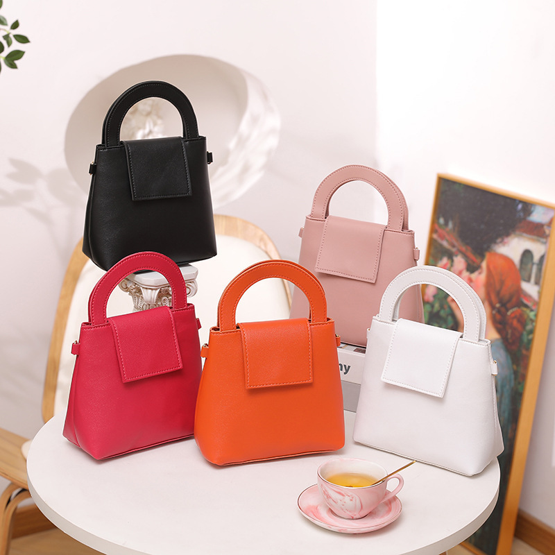 ins popular bag Korean fashion fashion portable and fashion simple casual shoulder messenger bag wholesale