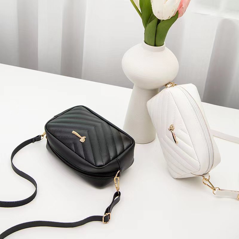 Korean style embroidered cosmetic bag women bagV pattern wave pattern crossbody bag women's foreign trade small square bag wholesale