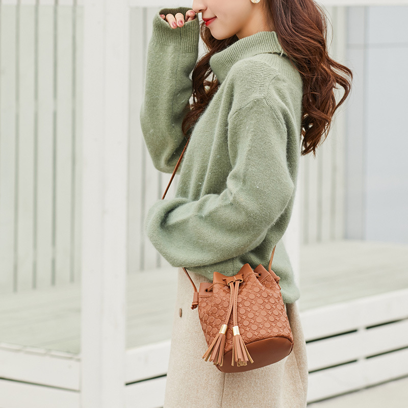Women's Foreign Trade bags embossed double tassel bucket bag Amazon wholesale Korean new product crossbody shoulder coin purse
