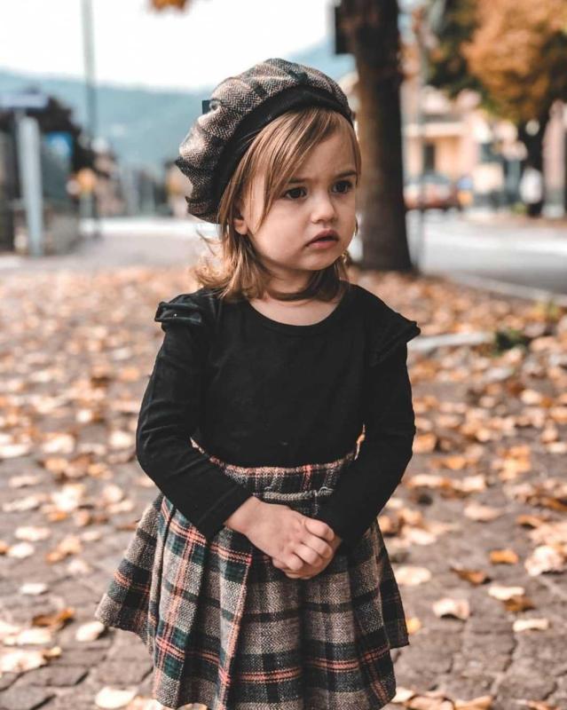 European and American style autumn wear cross-border girls sunken stripe knitted bottoming pullover shirt plaid pleated short skirt with hat three-piece suit