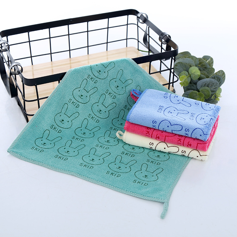 Fiber square towel wholesale 30*30 thick soft absorbent cartoon printed children's small kerchief handkerchief rag wholesale