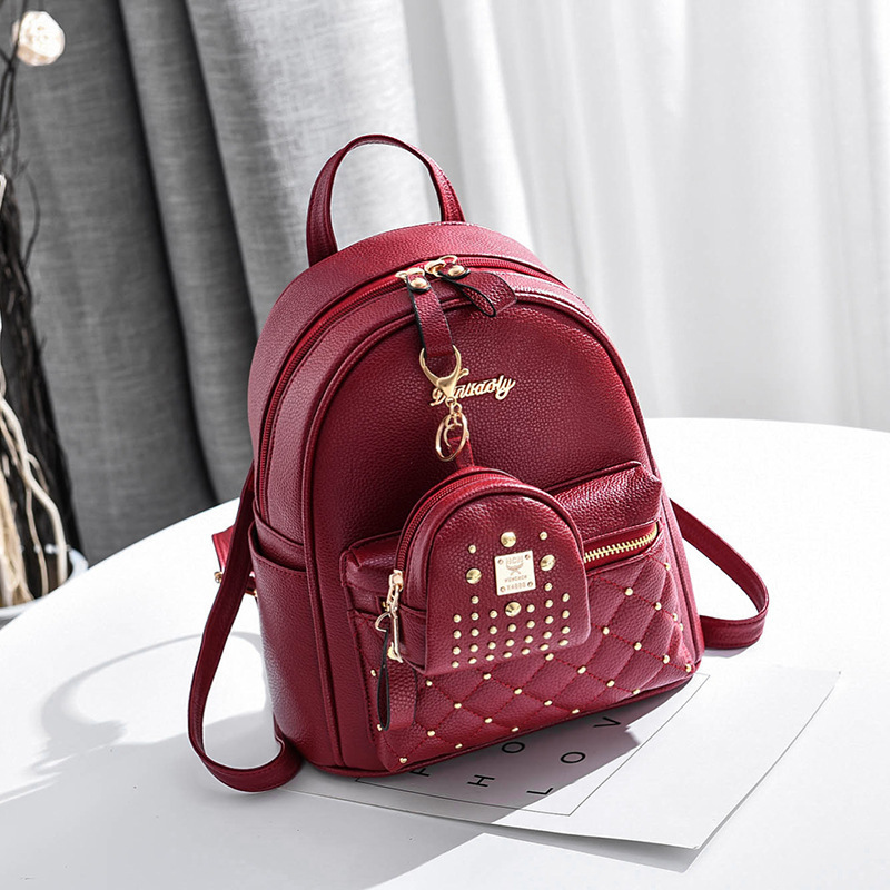 Wholesale Taizhou PU leather women's bag backpack 2019 European and American fashion rivet backpack for students