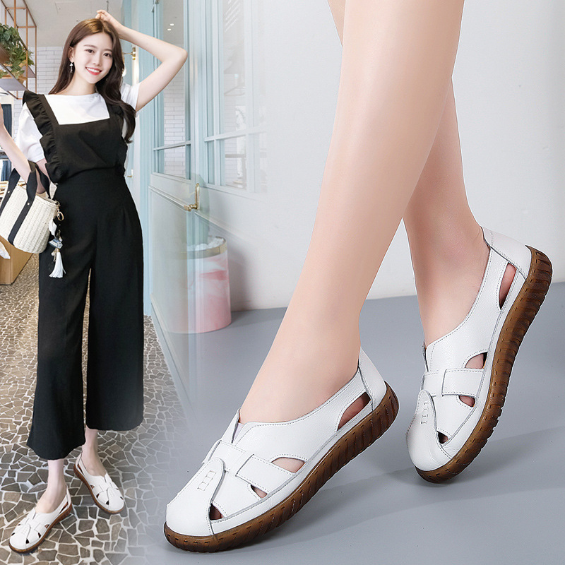Closed toe mom sandals women's summer Flat middle-aged and elderly retro hollow hole shoes cowhide soft bottom