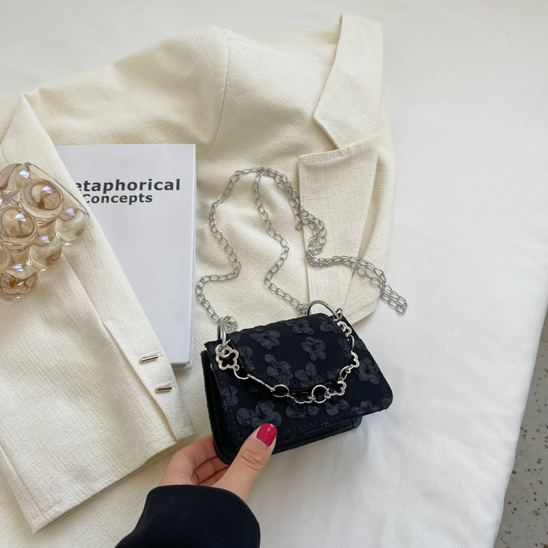 Popular retro mini bag women's new fashion trendy simple chain mini lipstick pack crossbody bag