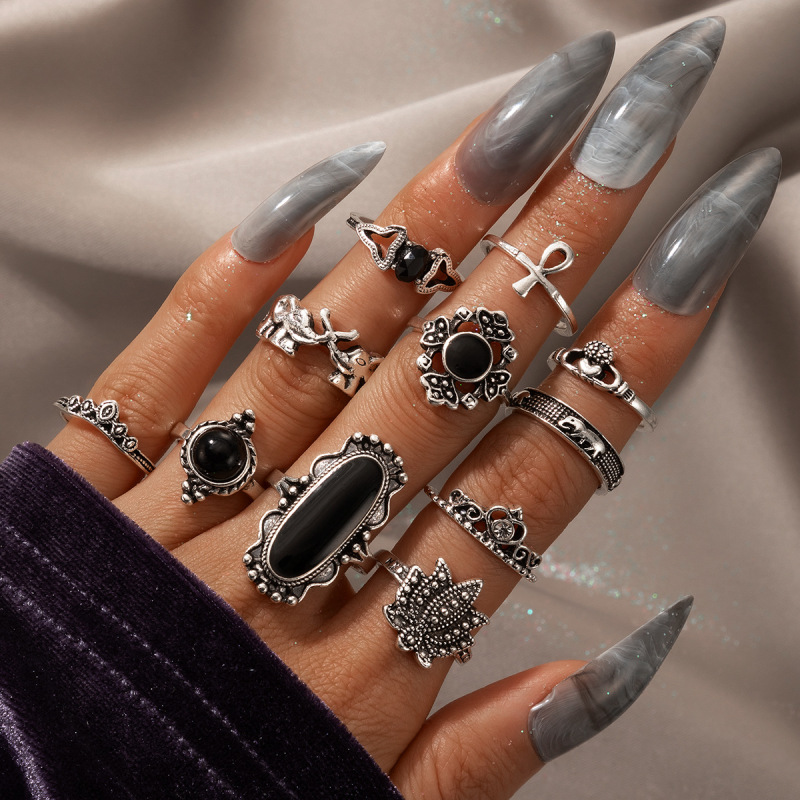 Amazon cross-border new arrival fashion personality Black Onyx Diamond Flower love animal alloy ring 11-piece set