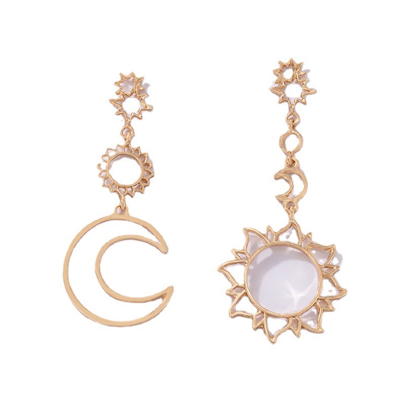 Europe and America cross border ornament vintage fashion hollowed-out five-pointed star Moon alloy asymmetric Sun long earrings