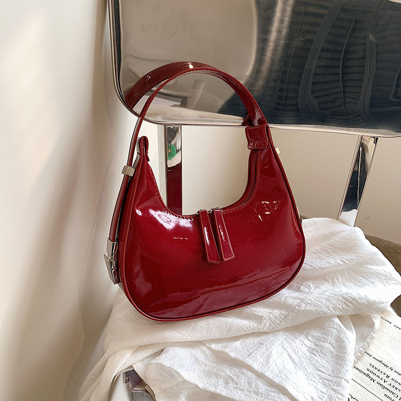 Retro shiny bag women's spring new versatile fashion underarm Crescent women's bag shoulder portable foreign trade bag