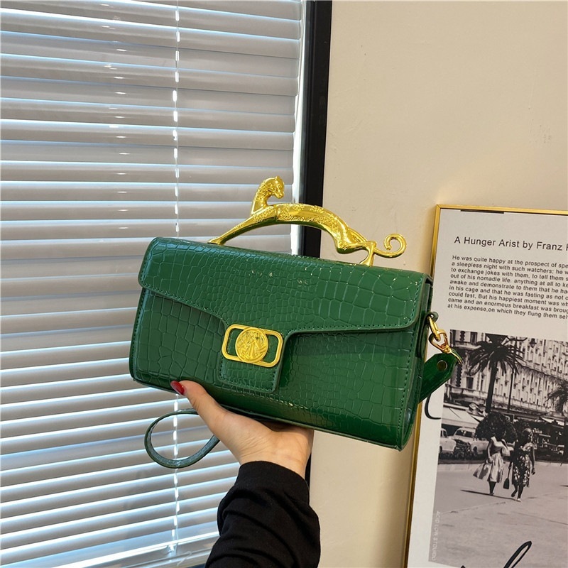 This year early autumn new shoulder bag Women's European and American stone pattern hand bag personality small square bag cross-border Women's bag