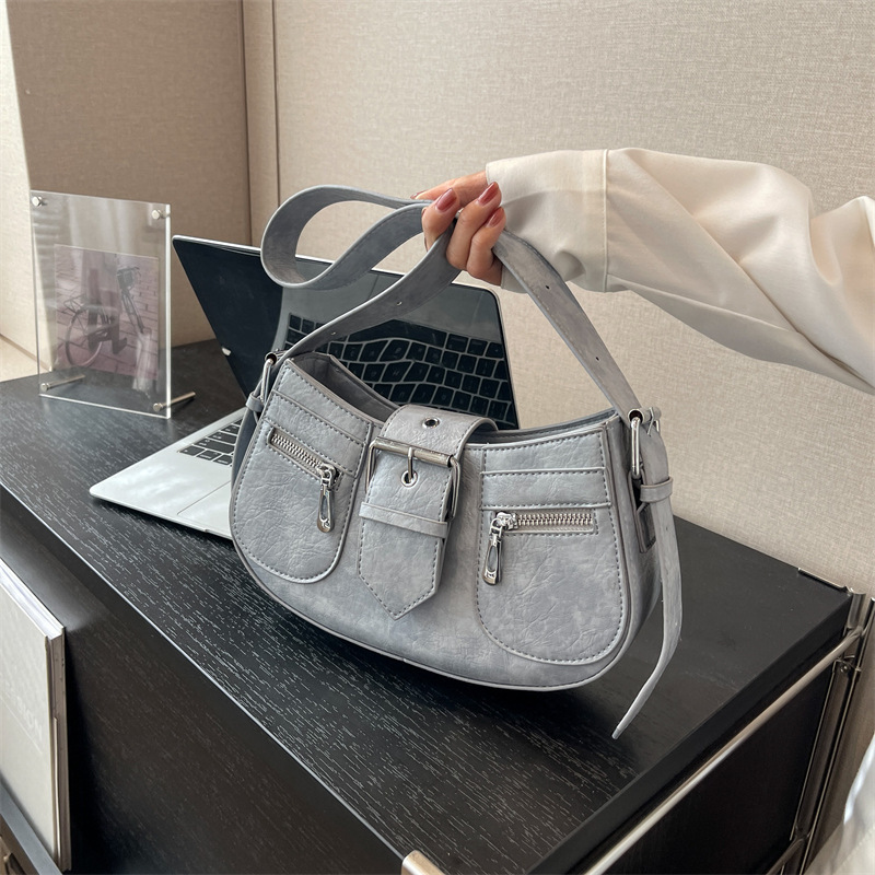 Heavy industry fashion design one shoulder bag women's spring and summer new trendy underarm high-grade crossbody women's foreign trade bags