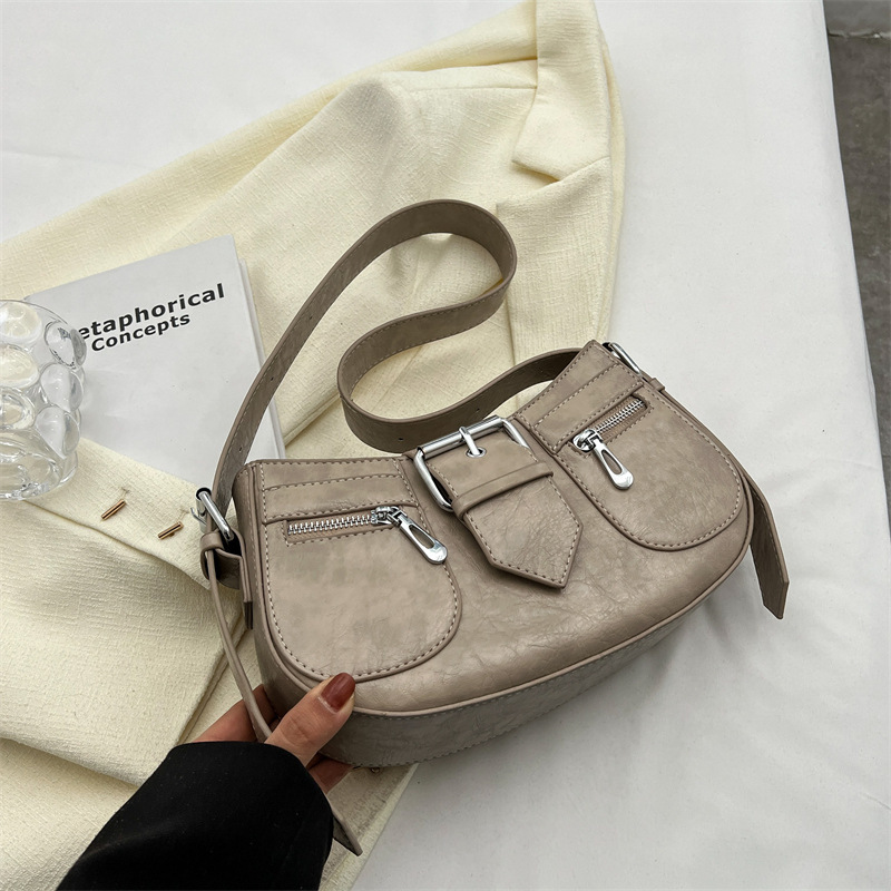 Heavy industry fashion design one shoulder bag women's spring and summer new trendy underarm high-grade crossbody women's foreign trade bags
