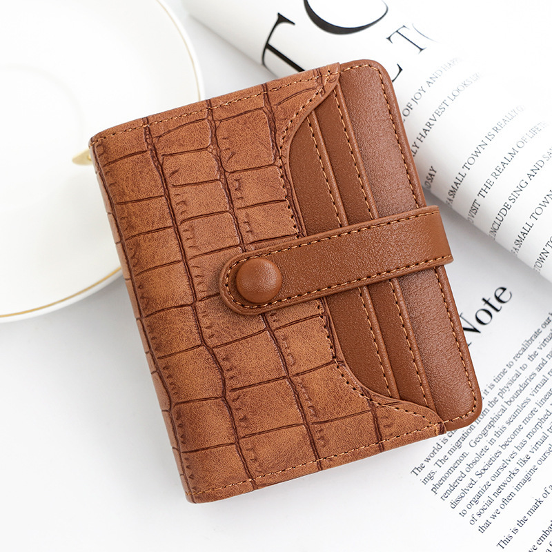 European and American crocodile pattern women's wallet short vintage buckle large capacity multi-card-slot coin purse document package female wallet