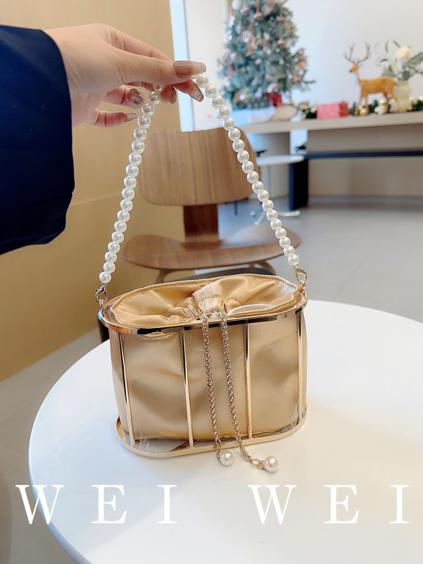 High-grade cylinder bag socialite dinner bag French minority pearl chain bag dress garment bag handbag hand bag
