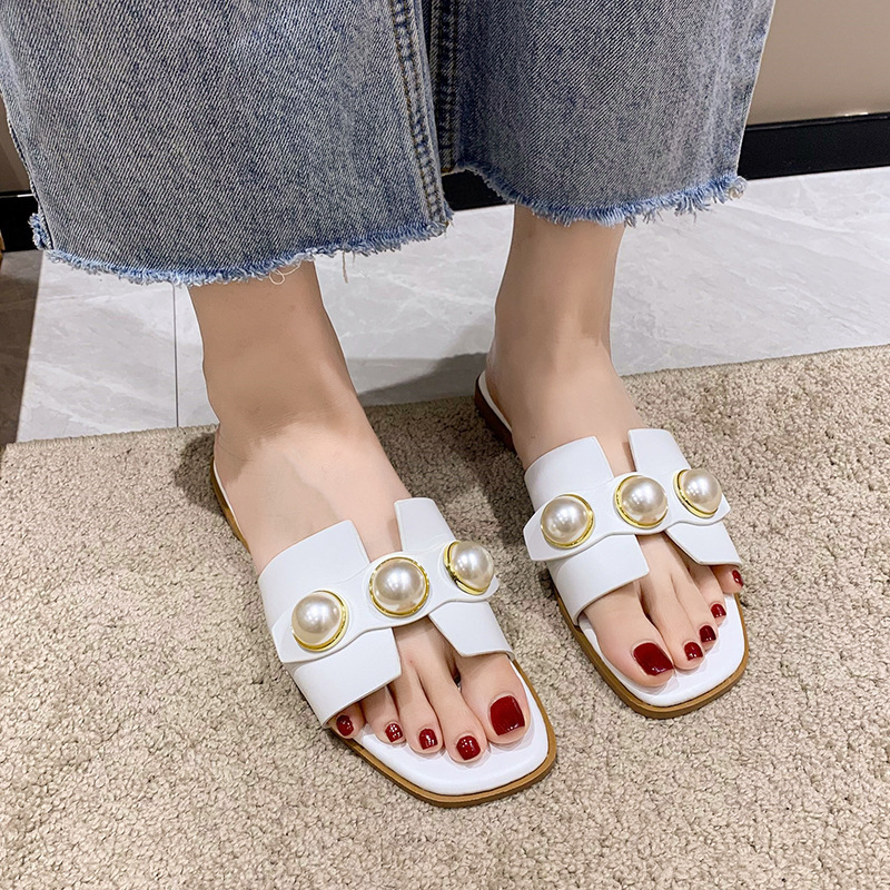 European and American Foreign trade plus size pearl hollowed-out one-word slippers women's cross-border outer wear casual and lightweight low heel square toe sandals