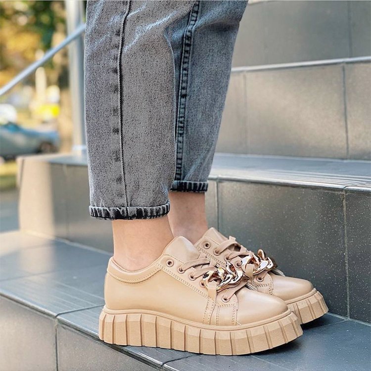 Foreign trade plus size thick bottom lace-up shoes women's new European and American low top solid color platform heel platform connecting shackle sloth sneakers